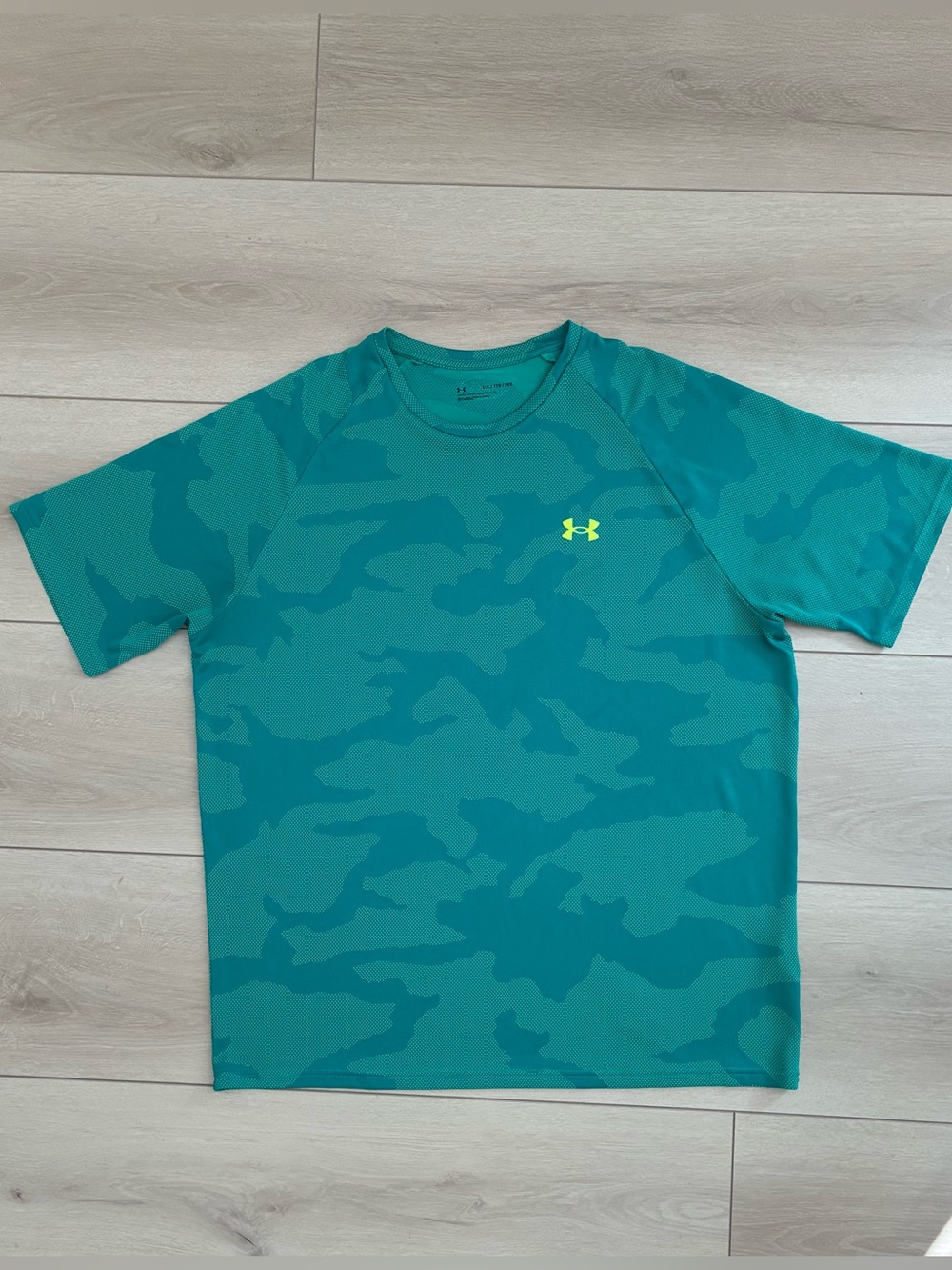 Under Armour Men’s Green Camo Textured Short-Sleeve Active Tee Shirt 2XL XXL EUC